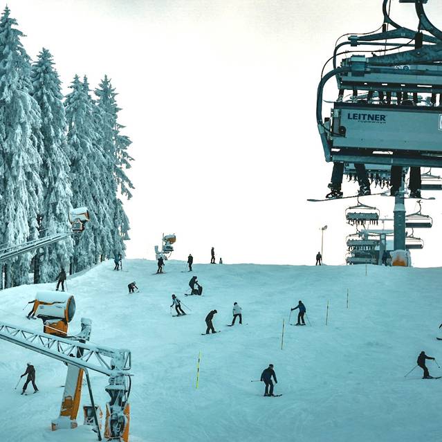 Skipiste im Skiliftkarussell Winterberg