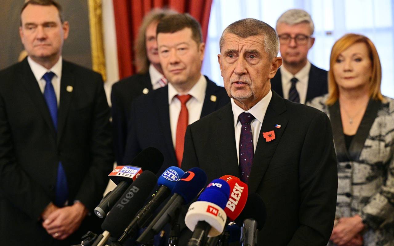 Rechtsbündnis in Tschechien unterschreibt Koalitionsvertrag