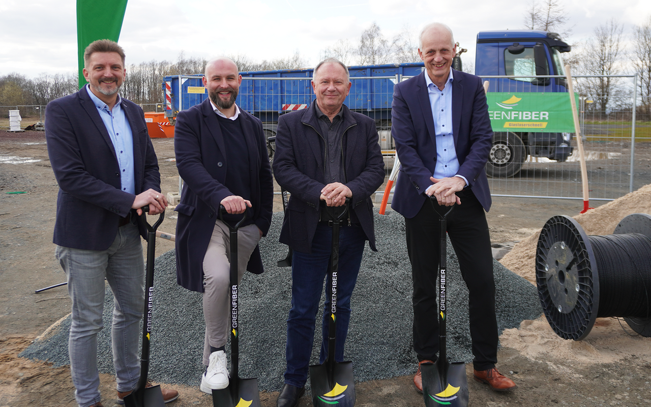 Spatenstich beim Glasfaser-Ausbau im Gewerbepark Siegerland