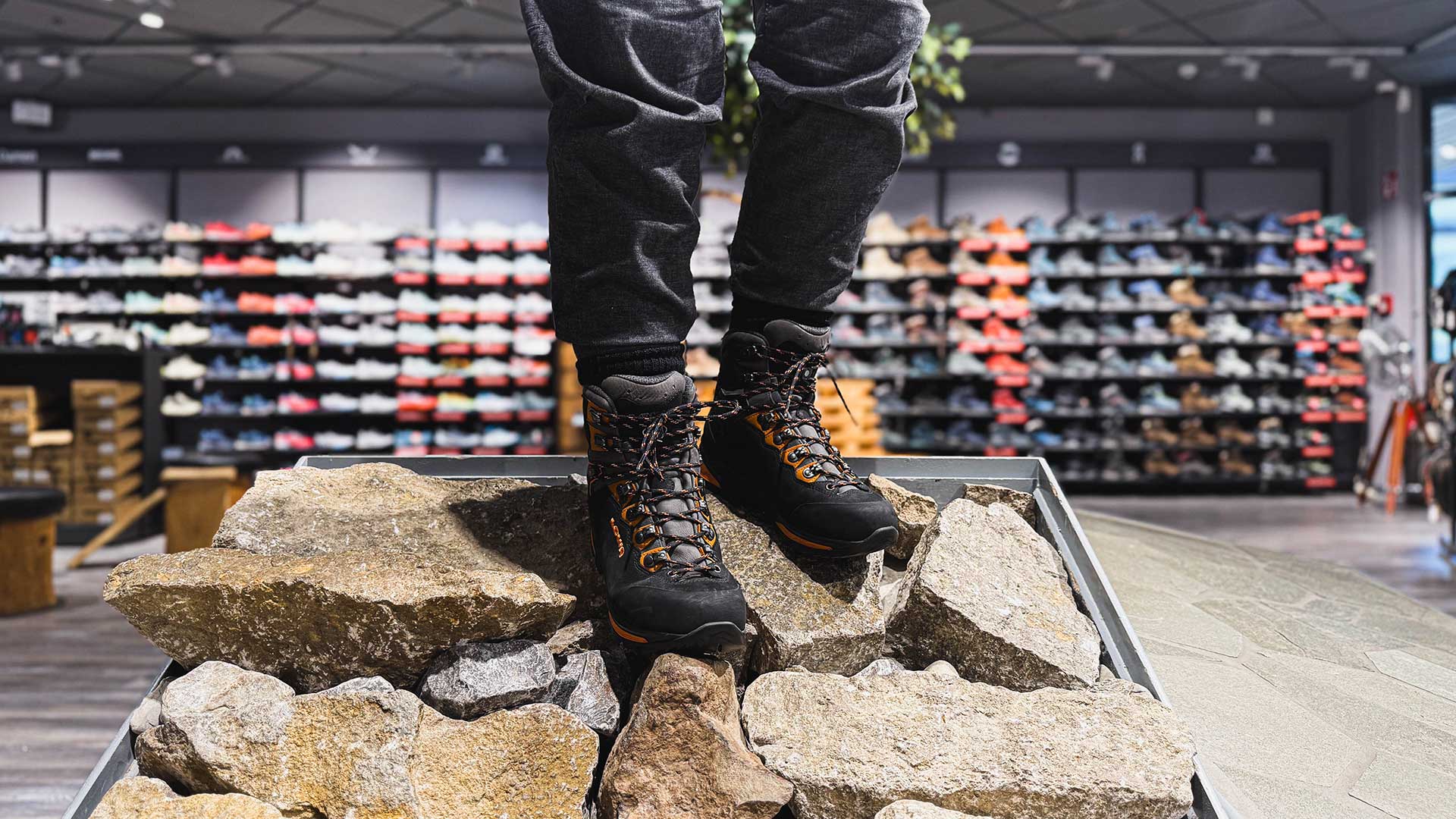 Outdoor Schuhe beim Sportgeschäft in Siegen: Feinbier Unterwegs