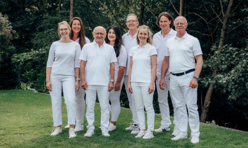 Das Team der Zahnarztpraxis Dr. Schultze-Gläsner in Netphen bei Siegen
