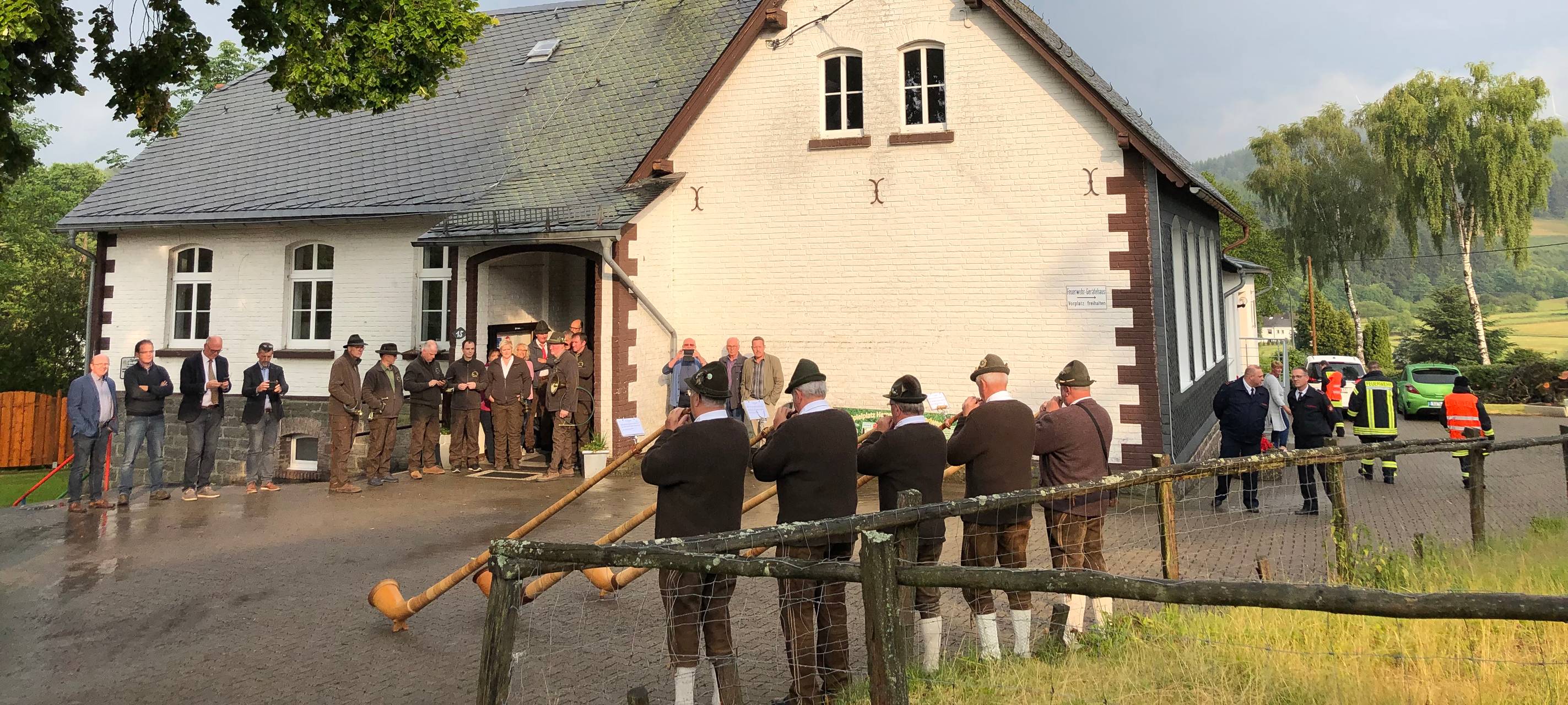 Dorfgemeinschaftshaus in Hemschlar eingeweiht