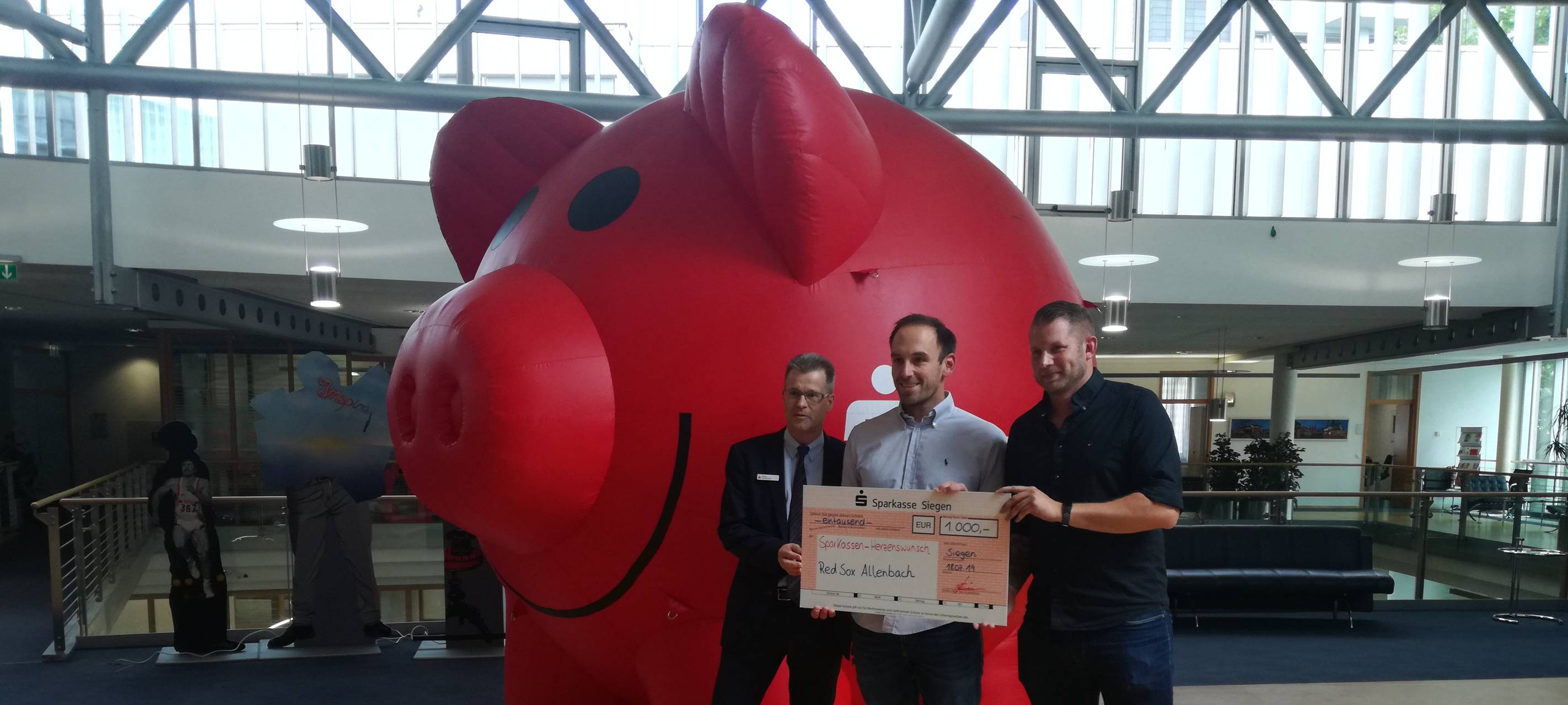 Sparkasse unterstützt Vereine mit 150.000 Euro