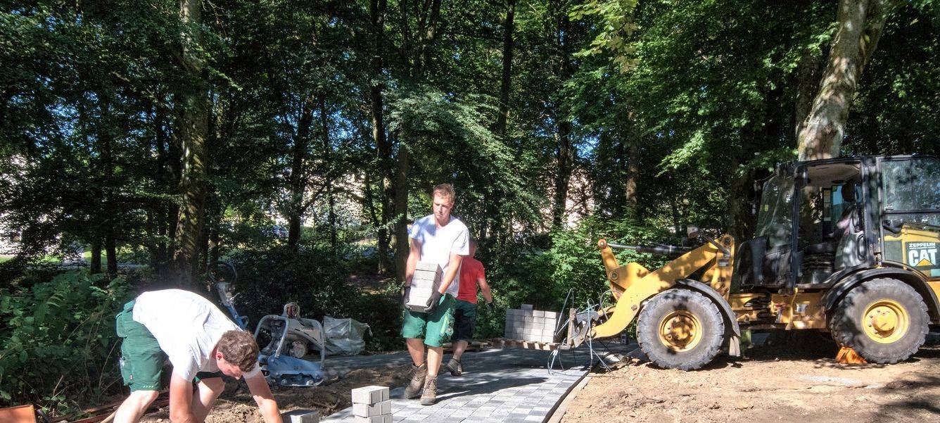 Pflasterarbeiten im Dr.-Dudziak Park fast fertig