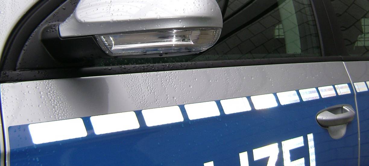 Mutter fährt betrunken Auto