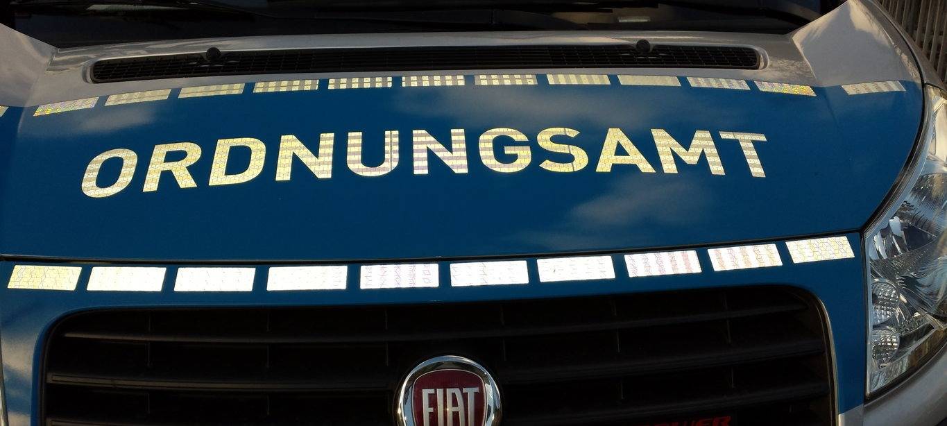 Falschparker werden an Schulen kontrolliert