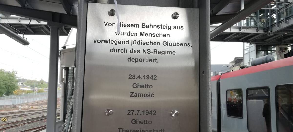 Neue Gedenktafel am Siegener Bahnhof