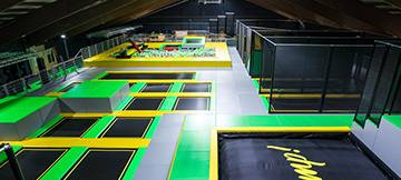 Die Feuerwehr war am Mittwoch im N-FLOW in Netphen im Einsatz, weil hier die Trampolinhalle leicht überflutet wurde.