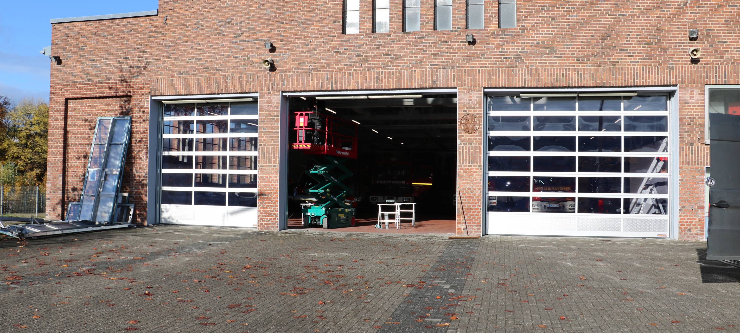 Neue Tore für Feuerwehr in Burbach