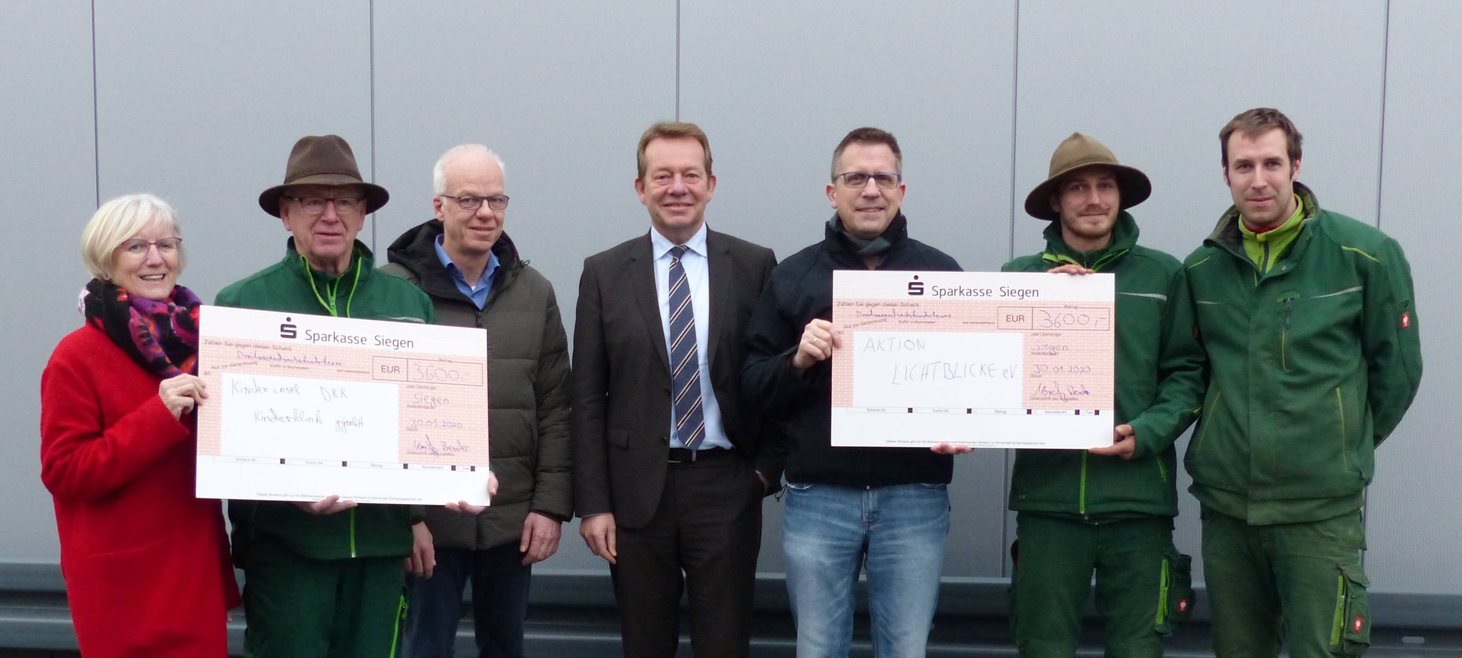 Weihnachtsbaumverkauf für den guten Zweck