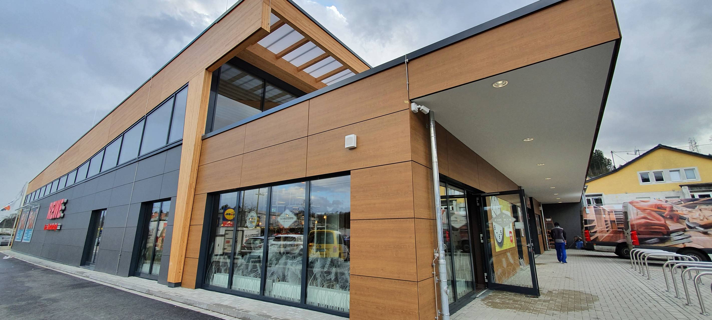 Neuer Rewe in Krombach öffnet