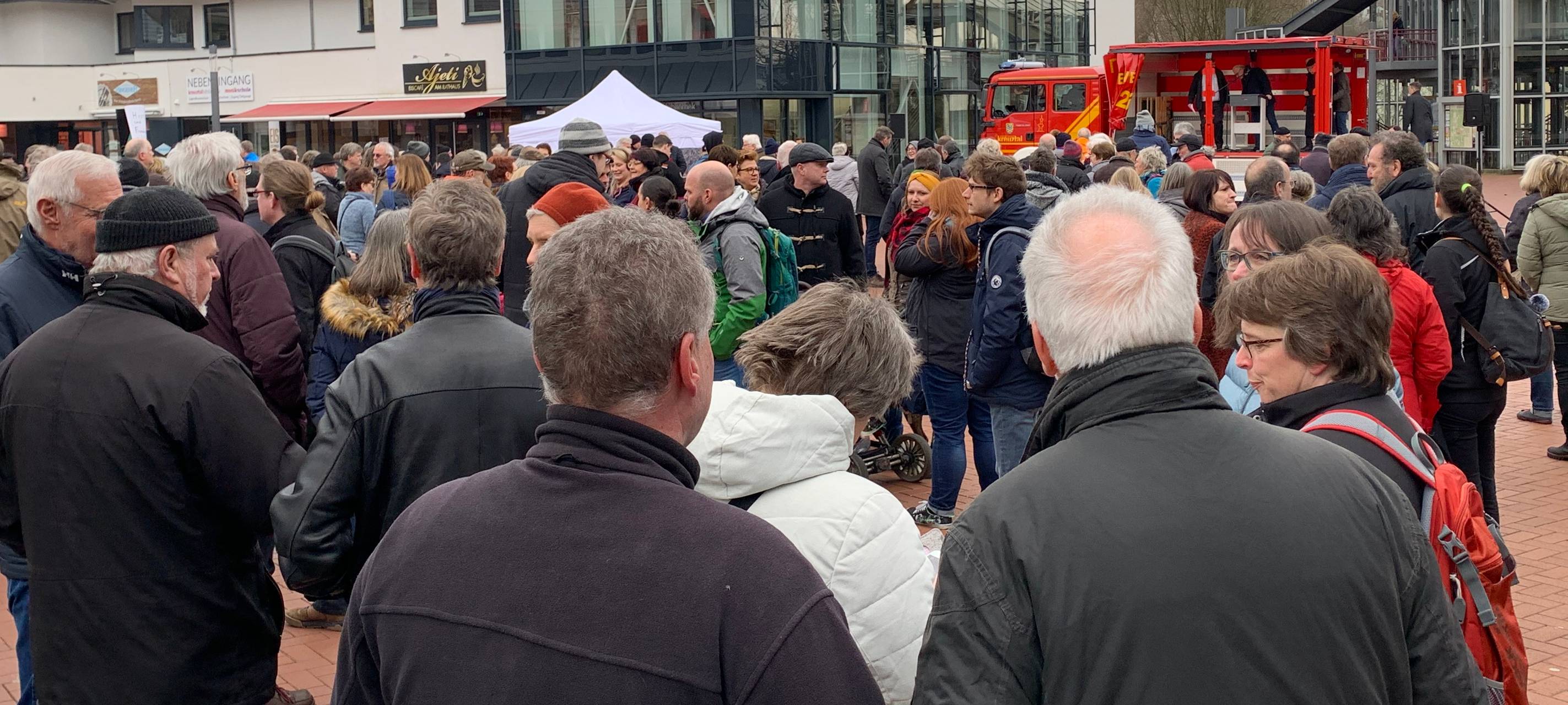 Hunderte Besucher bei Demo gegen Rechts