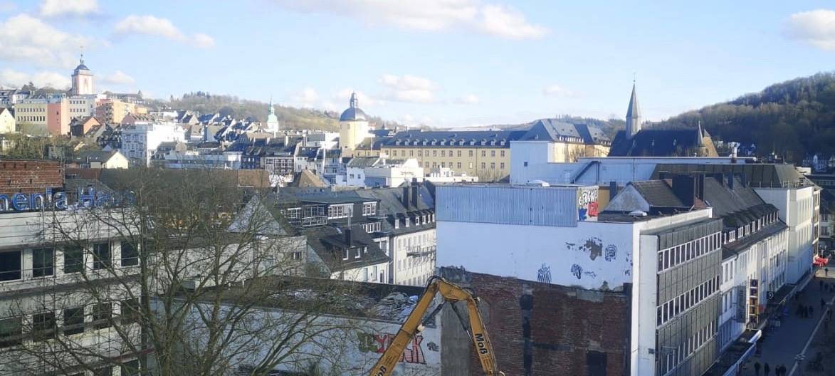 Platane am Siegener Bahnhof soll gefällt werden