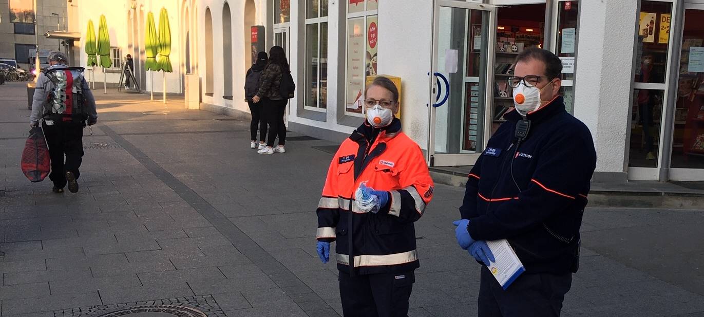 Der Kreis begleitet den ersten Tag der "Maskenpflicht"