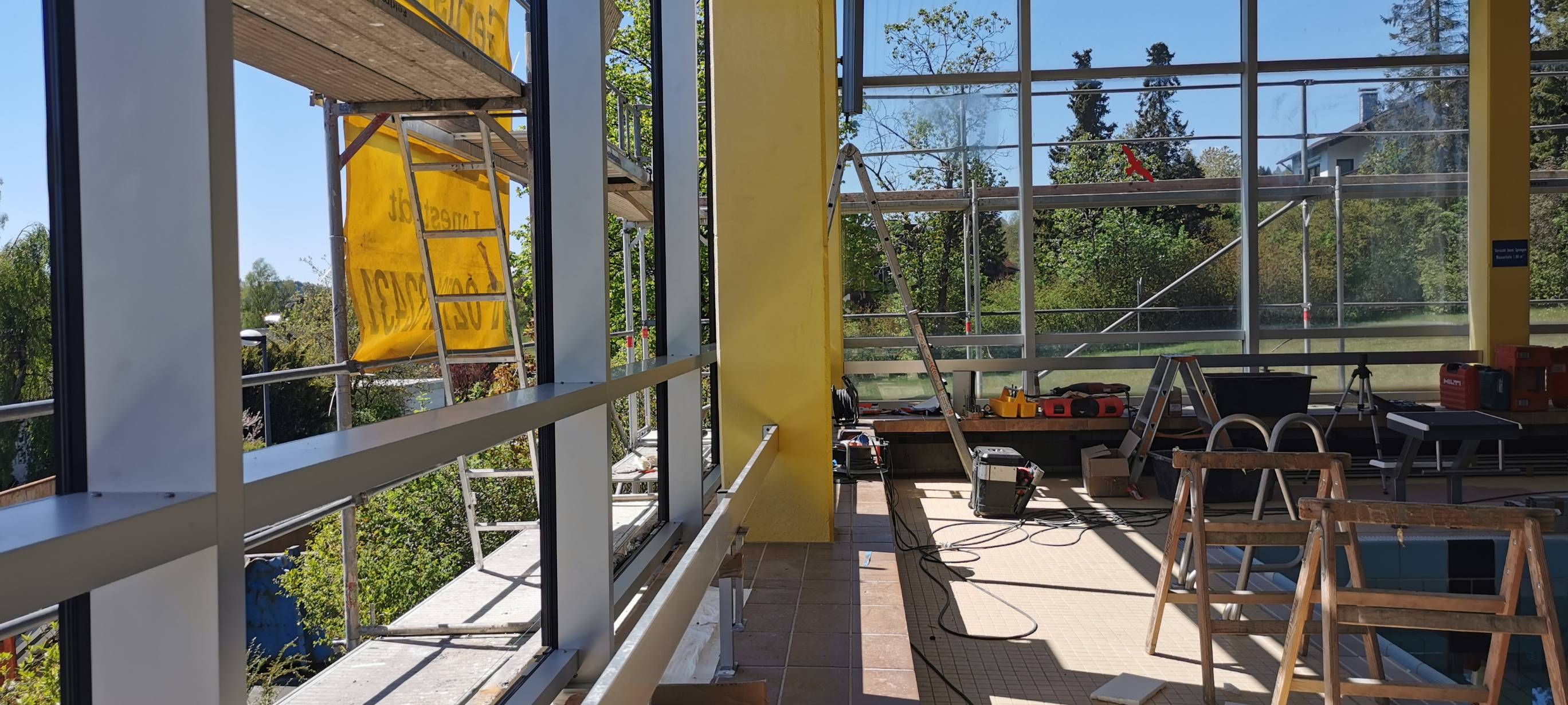 Gemeindebad bekommt neue Fensterfronten