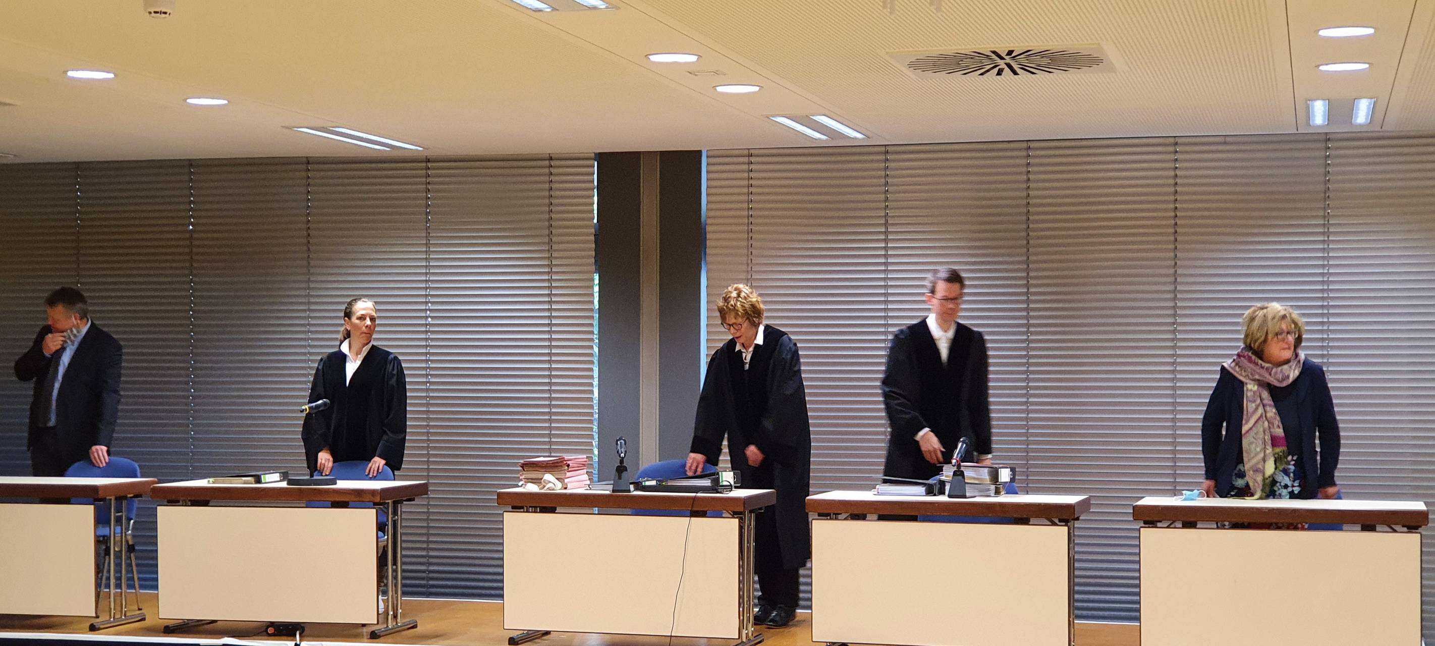 "Kollegen müssten mal prüfen, ob Wachleute der Unterkunft überzogen handeln."