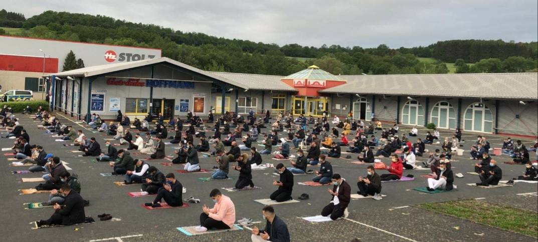 Gebet unter freiem Himmel