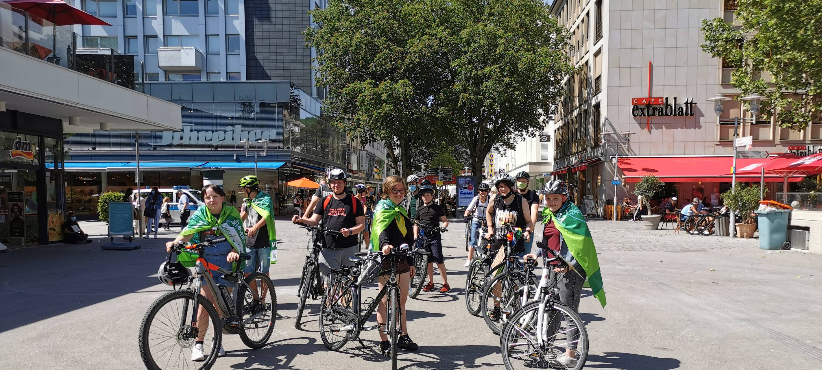 Fridays For Future demonstriert per Rad