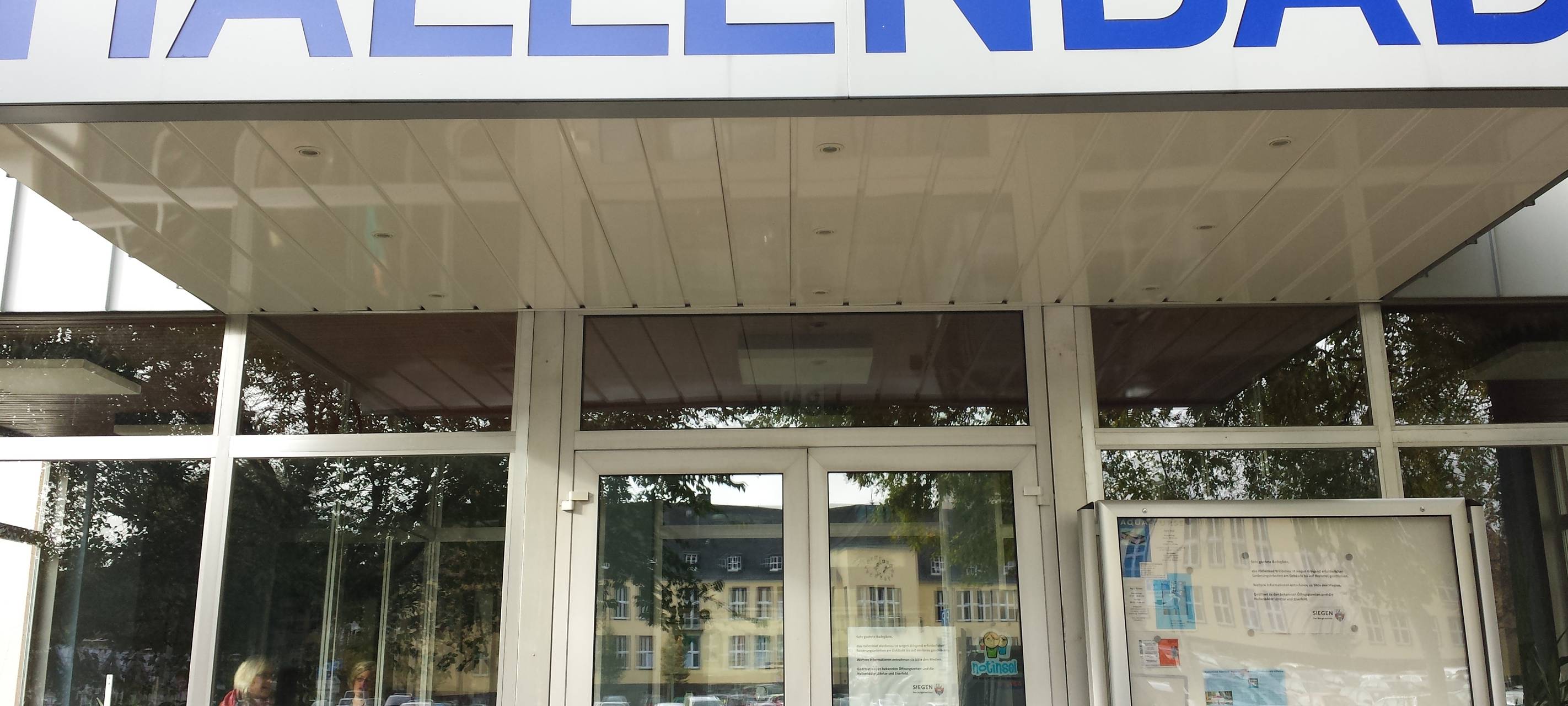 Stadt stellt Pläne zum Hallenbad Weidenau vor