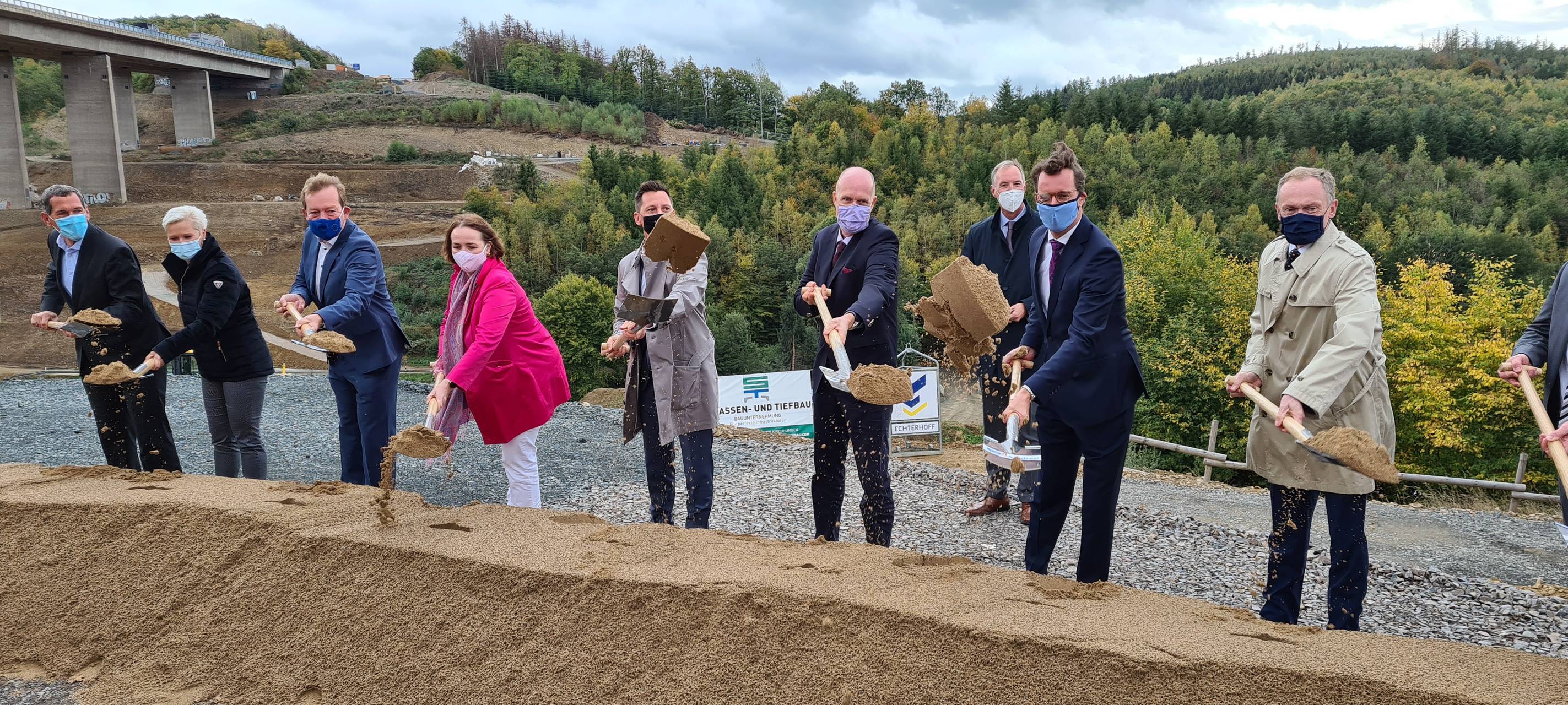 1. Spatenstich für neue Talbrücke
