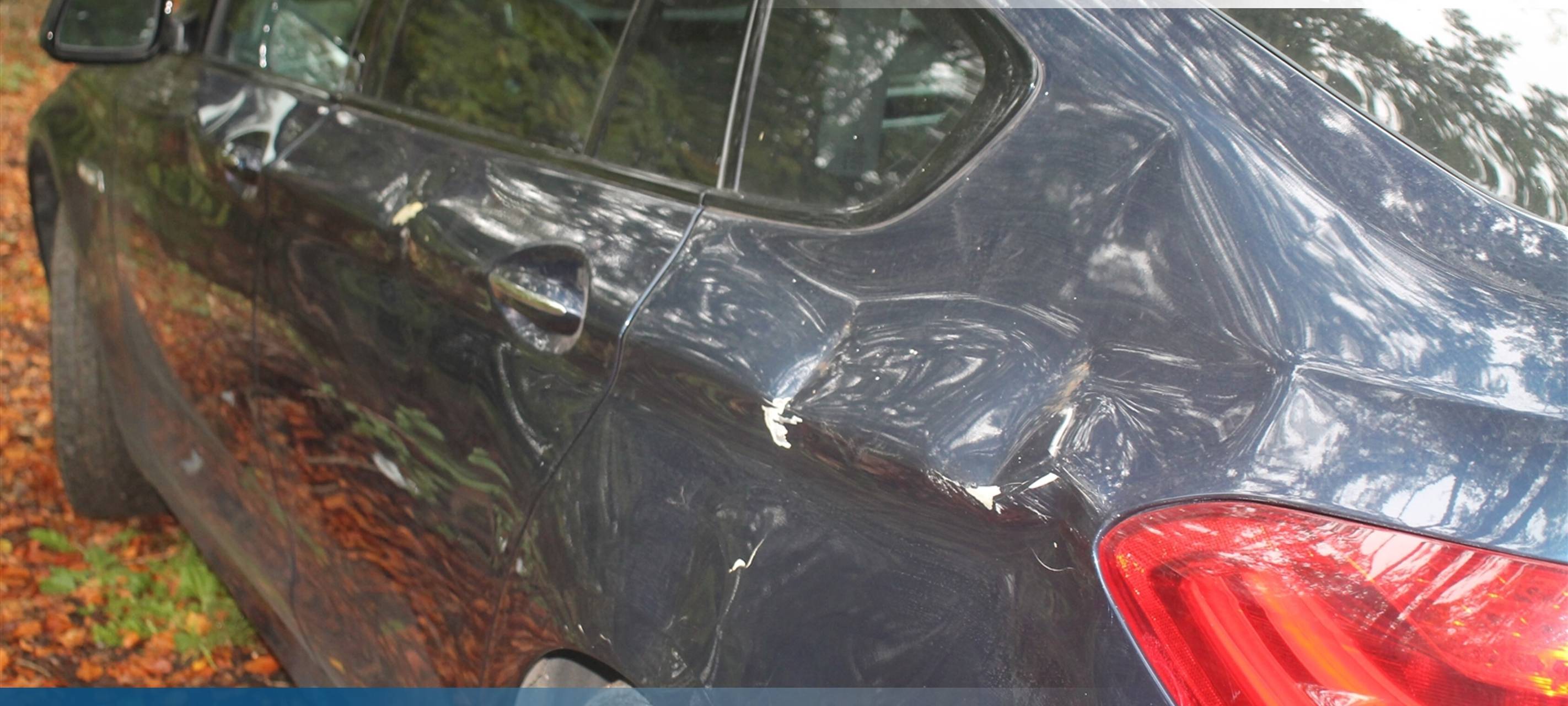 Zeug*innen gesucht: Auto beschädigt