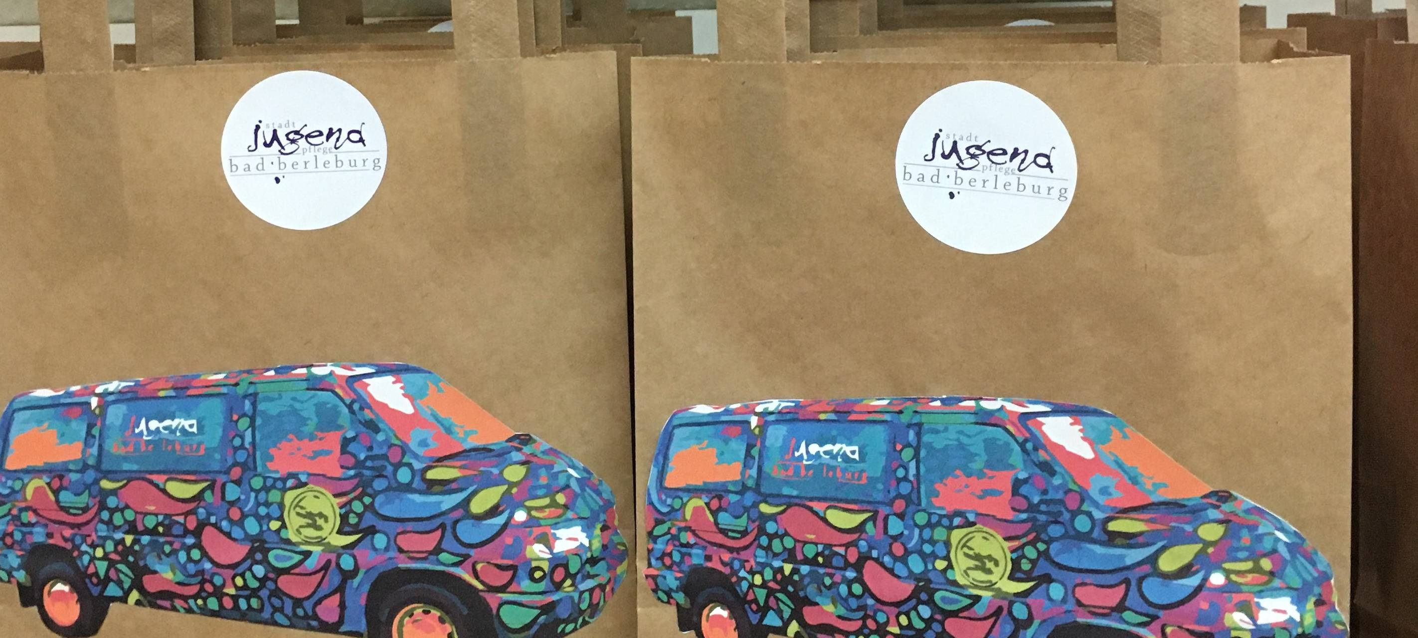 Bunte Tüten statt Jugendbus in Bad Berleburg