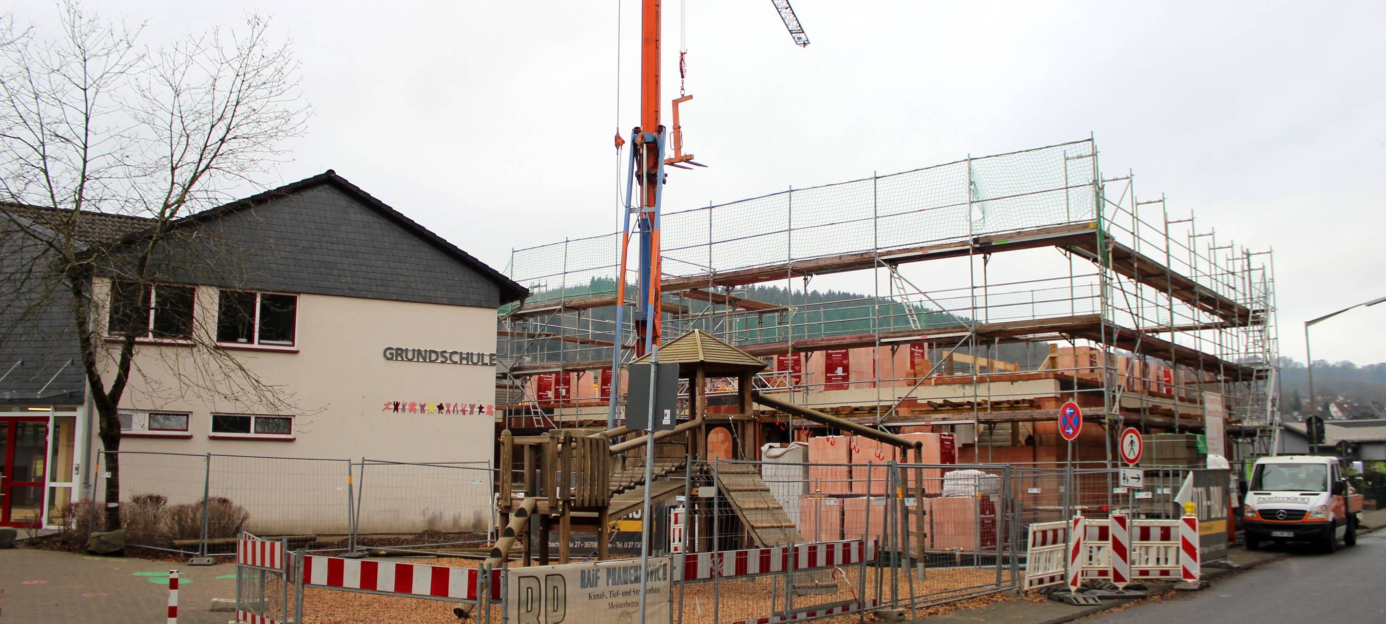 Grundschule in Niederdielfen baut an