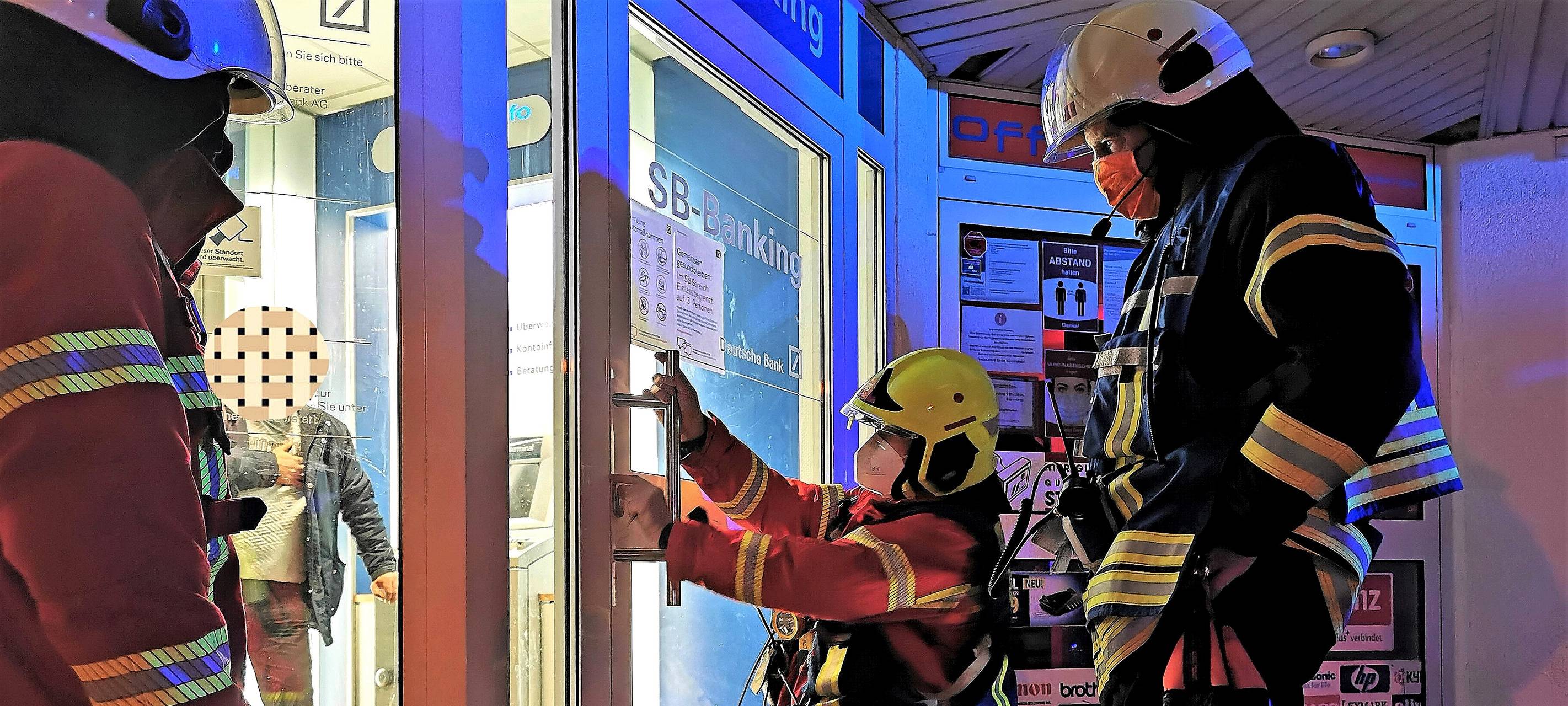 Kunden in Kreuztaler Bank gefangen