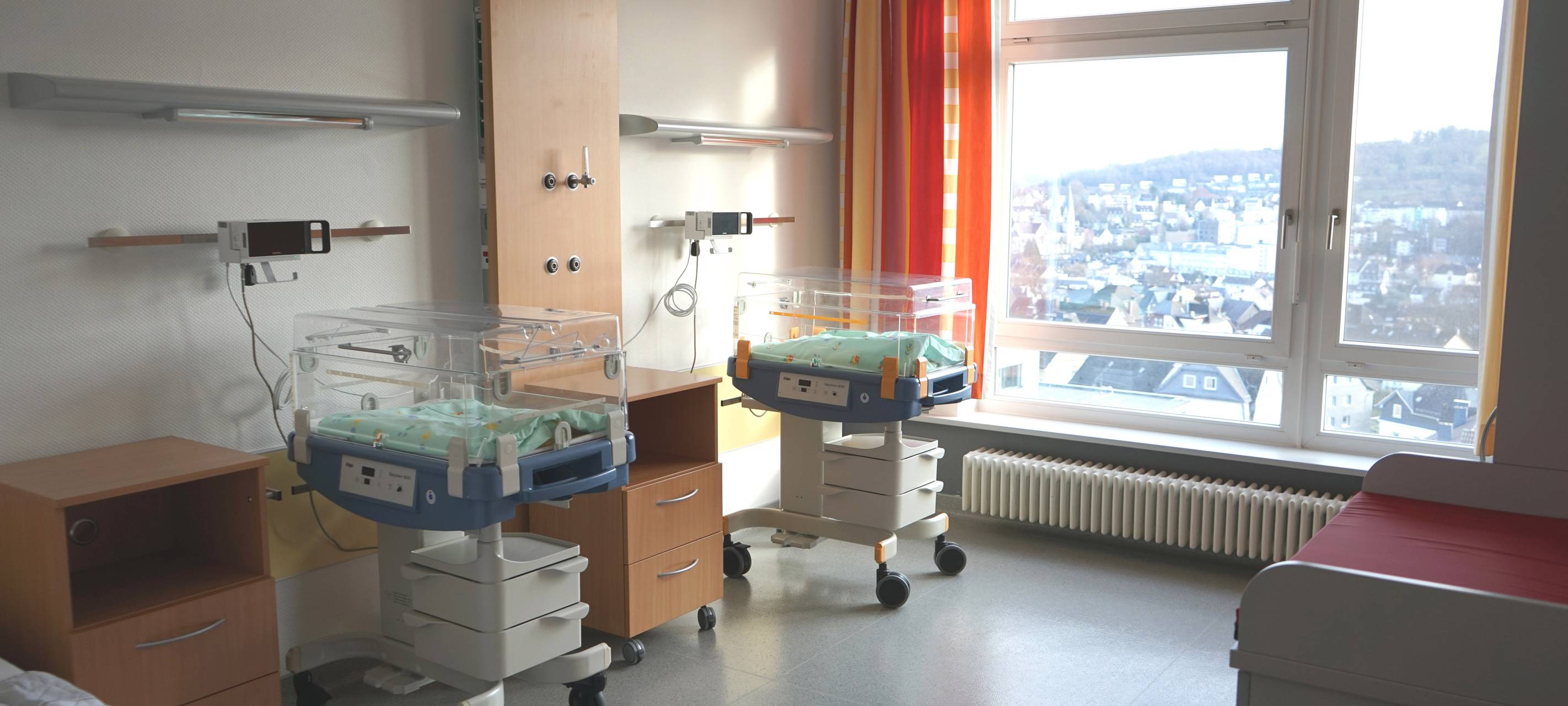 Gemeinsame Zimmer für Eltern und Neugeborene