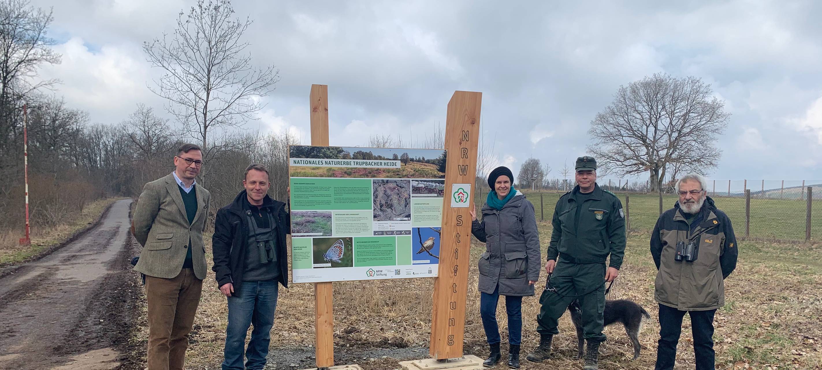 Neue Schilder führen durch Trupbacher Heide