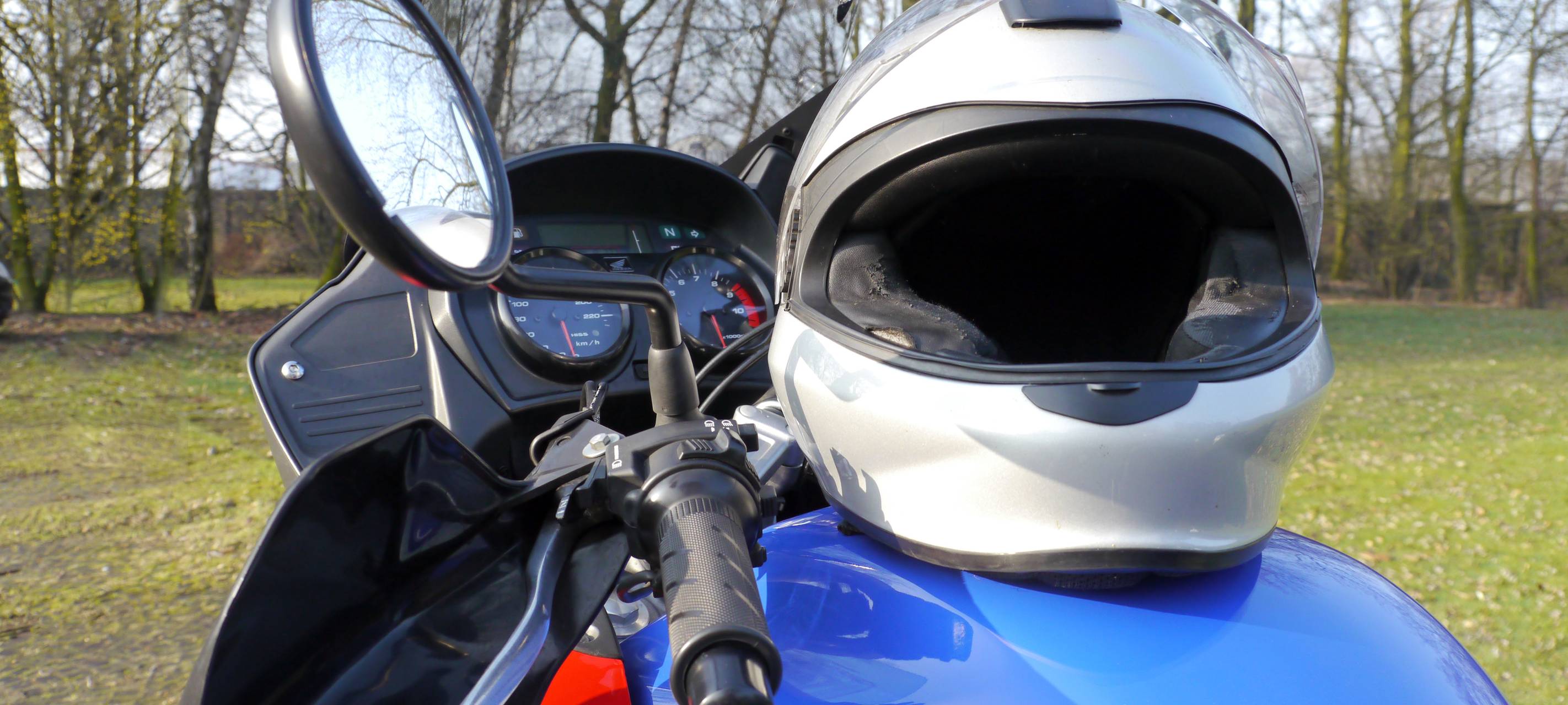 Motorradfahrerin bei Bad Laasphe schwer gestürzt