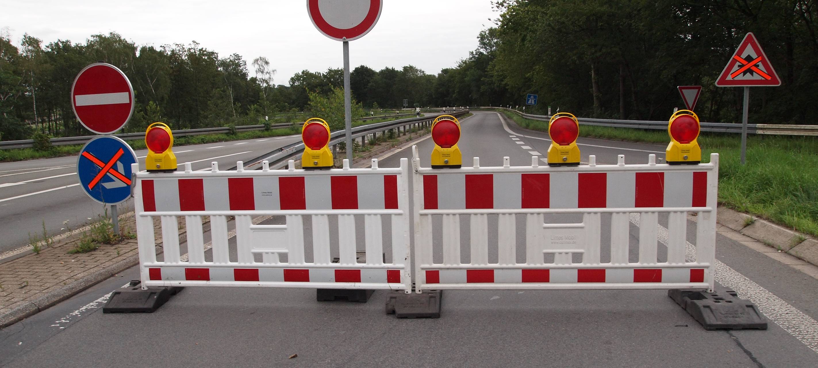 Brückenabriss sorgt für A45-Sperrung