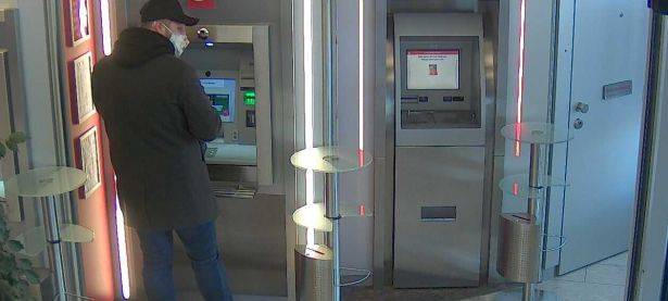 Geldbörse in Dreis-Tiefenbach gestohlen - Polizei sucht mit Fotos nach dem Täter