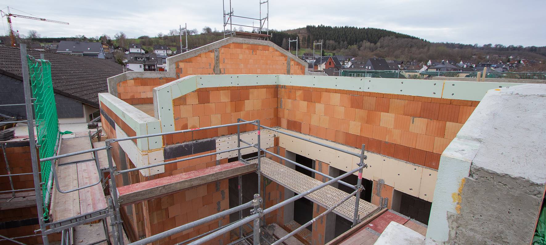 Der Anbau an der Grundschule Niederdielfen wächst weiter