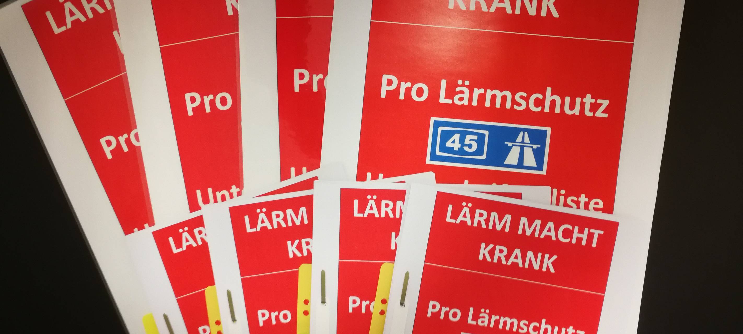 Unterschriften übergeben