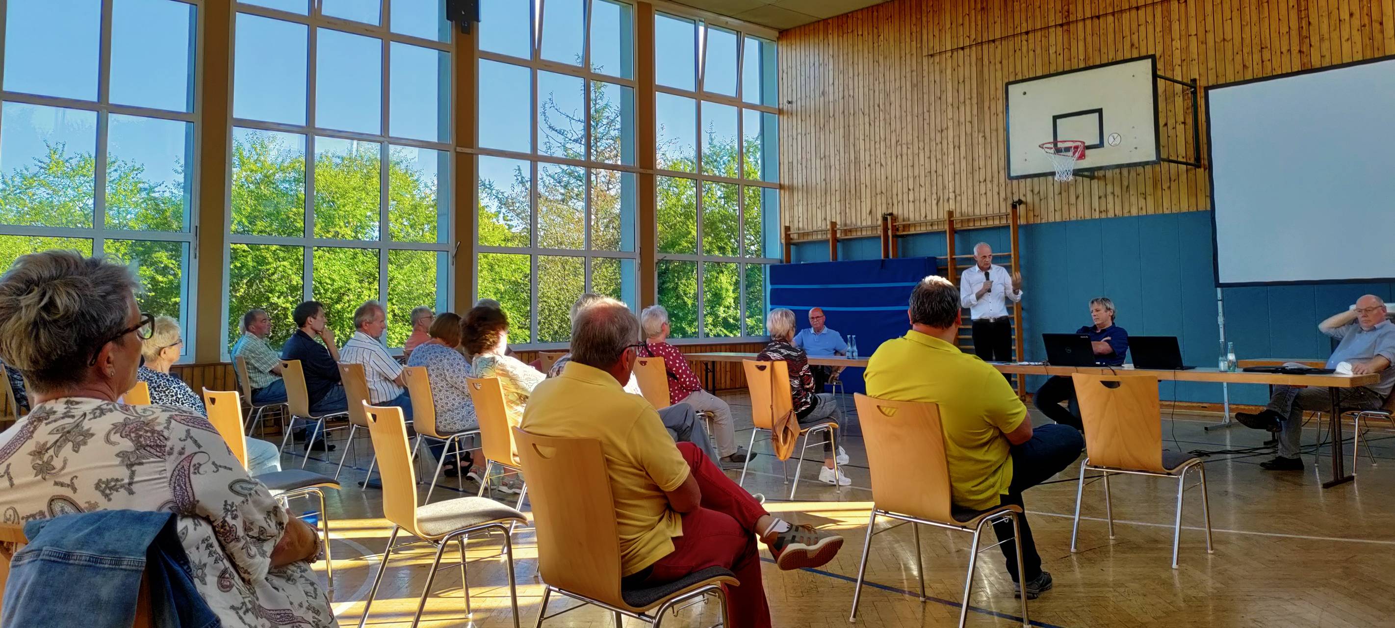 Holzhausener besorgt