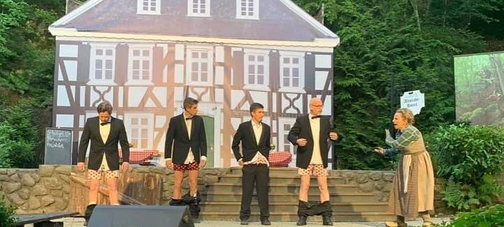 Versteigerung von Ehrenplätzen