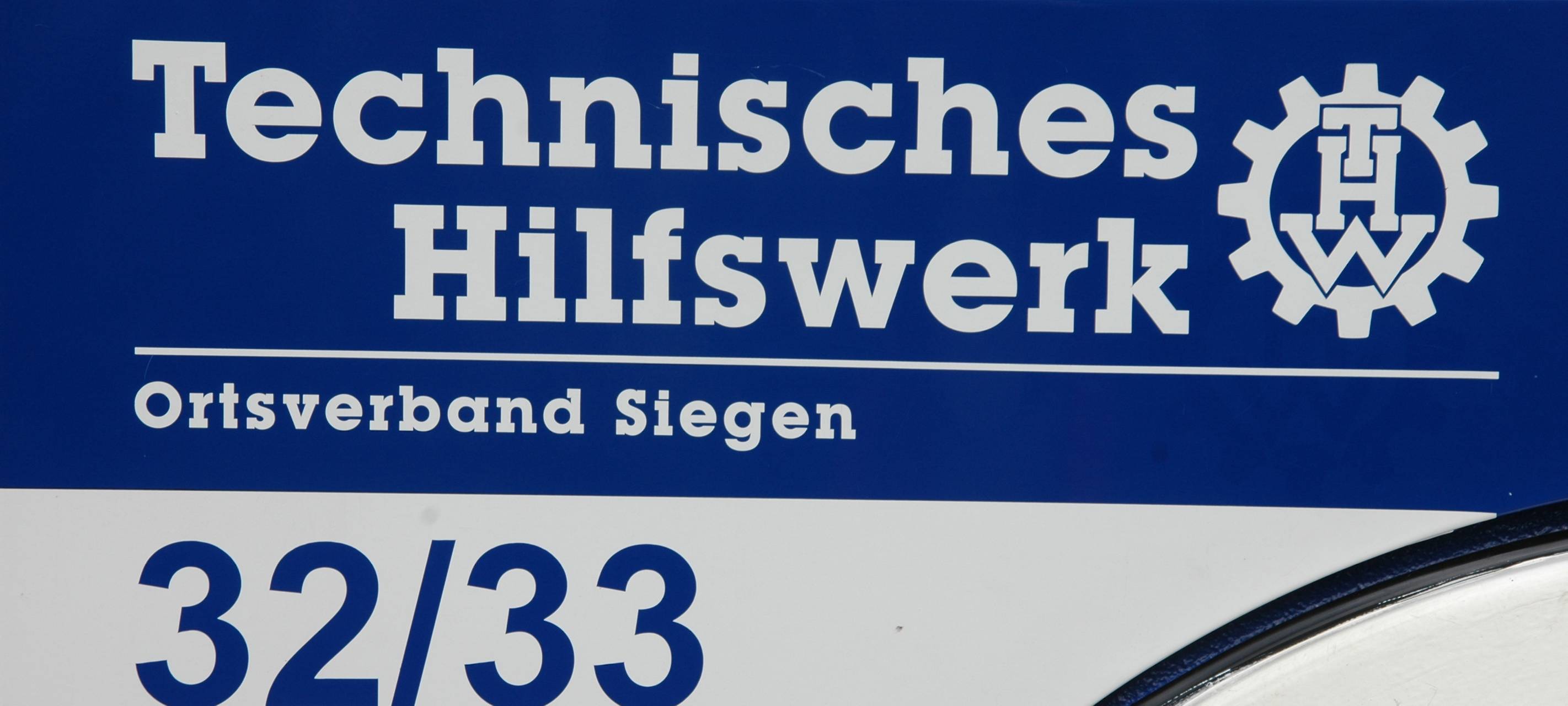 Fahrzeuge für THW Siegen und Bad Berleburg