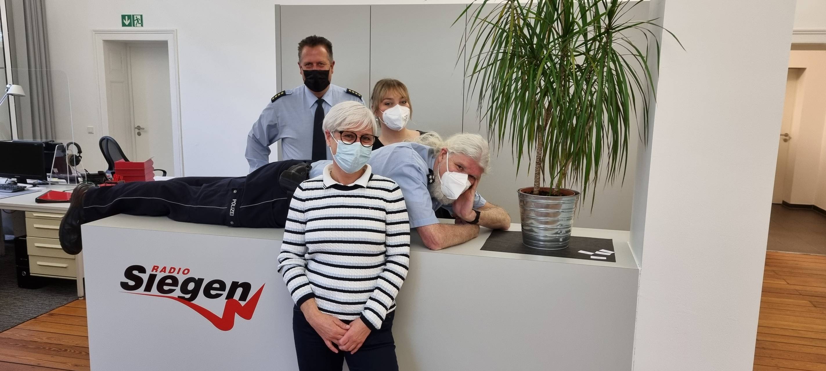 BITTE FOLGEN - die Polizei-Sprechstunde