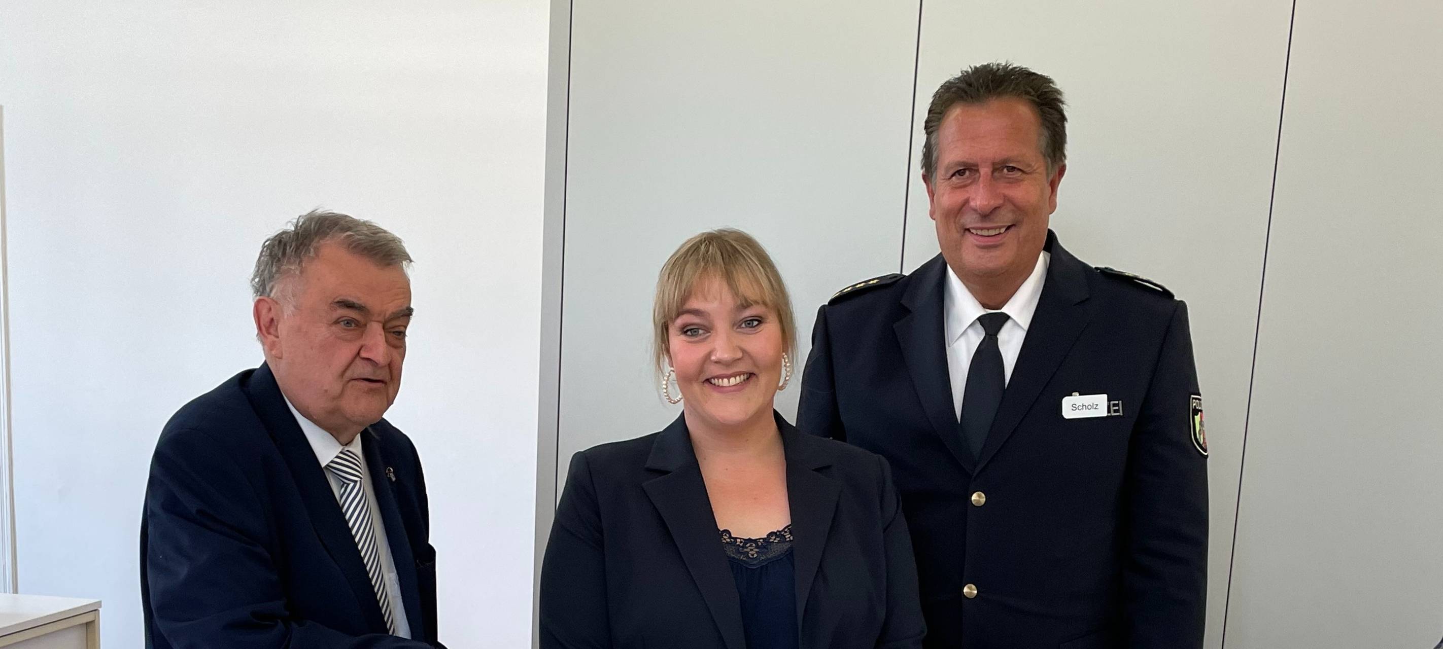 BITTE FOLGEN - die Polizei-Sprechstunde