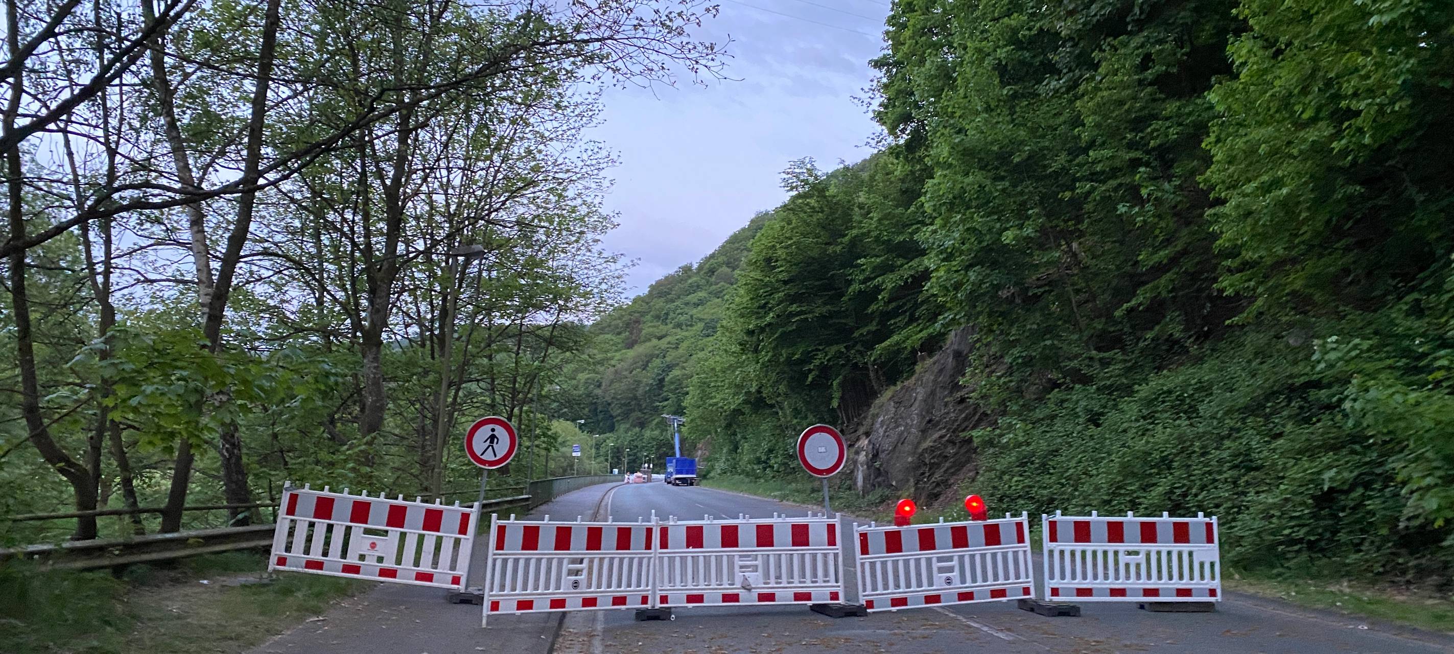 Die Absperrung an der Siegtalstraße