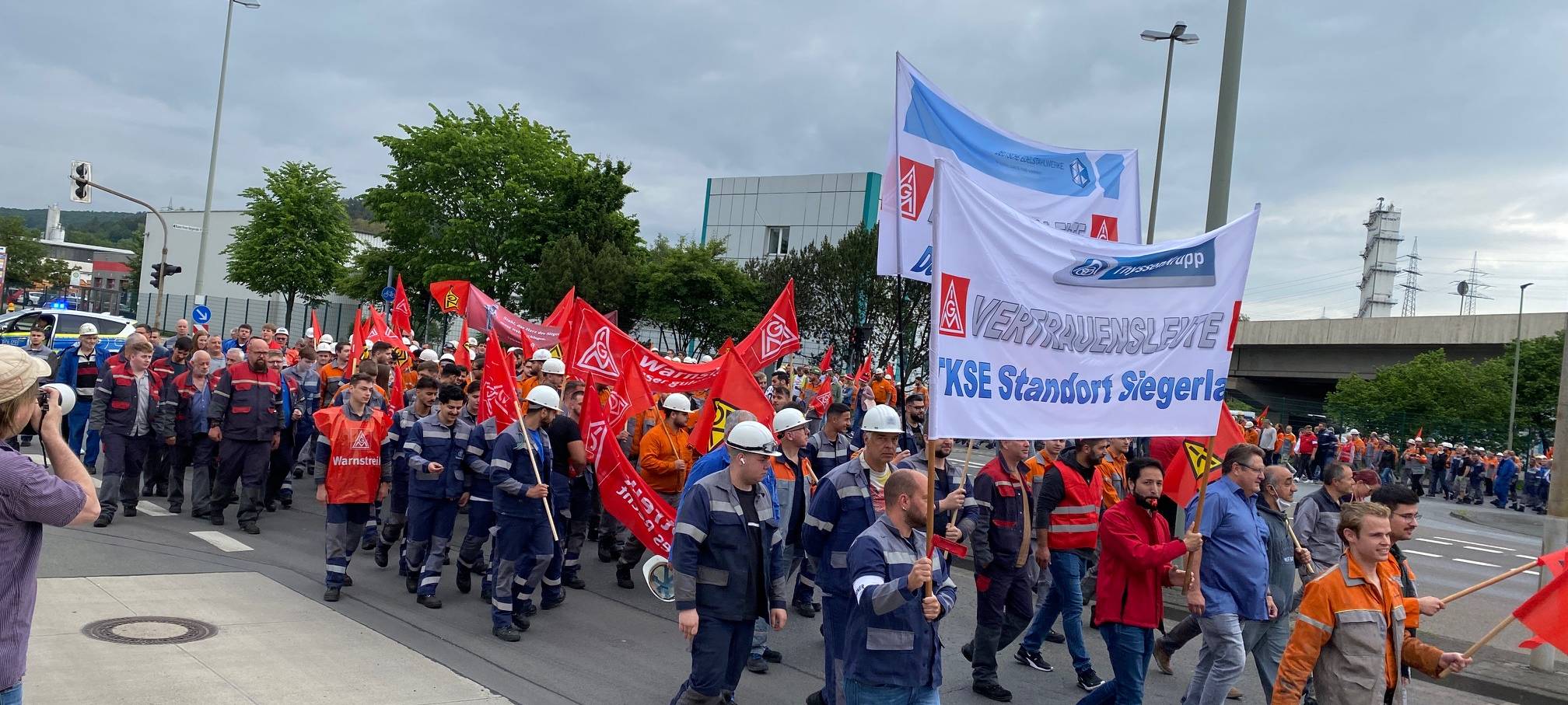 Stahlarbeiter streiken in Geisweid