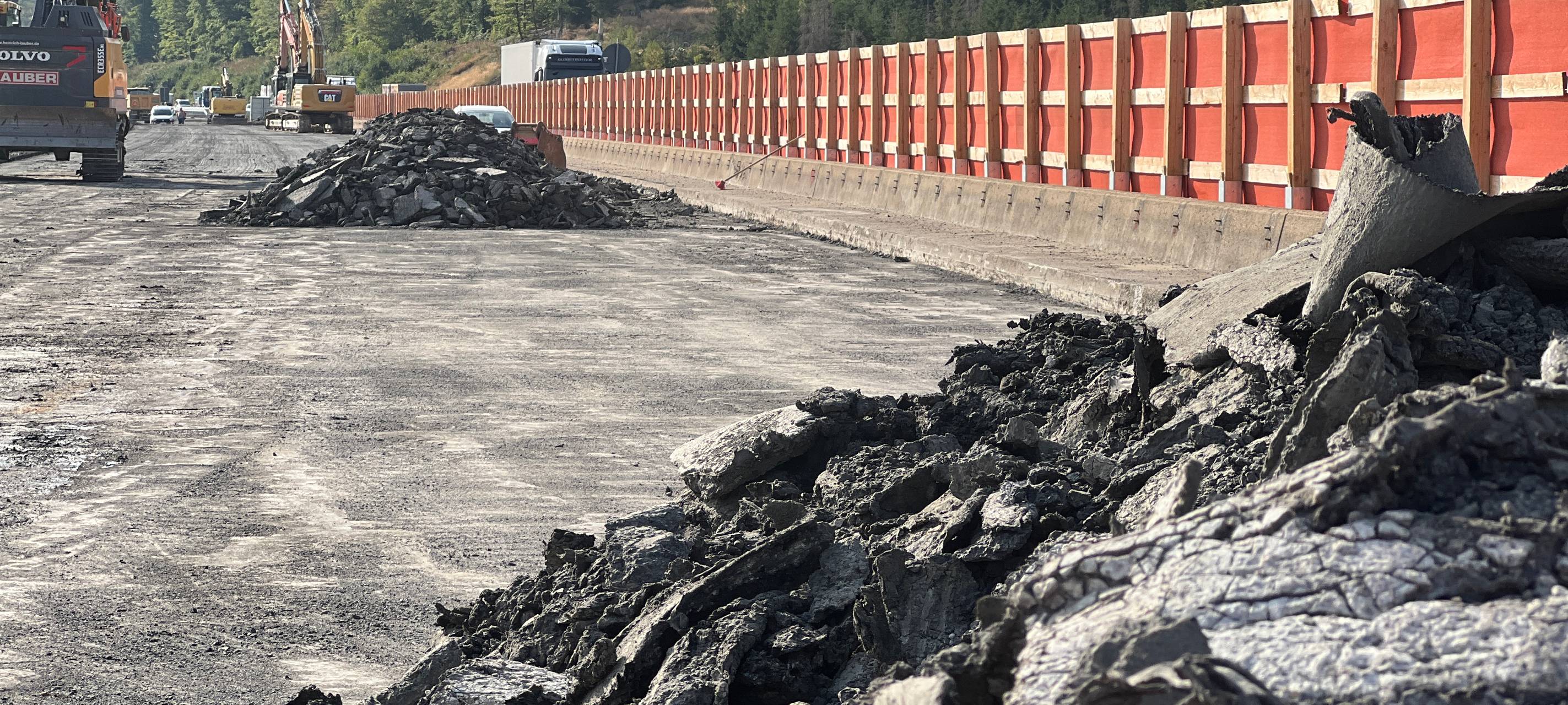 Sprengung der Talbrücke "Landeskroner Weiher" am 30. Oktober