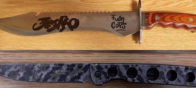 Bild der beiden sichergestellten Messer.