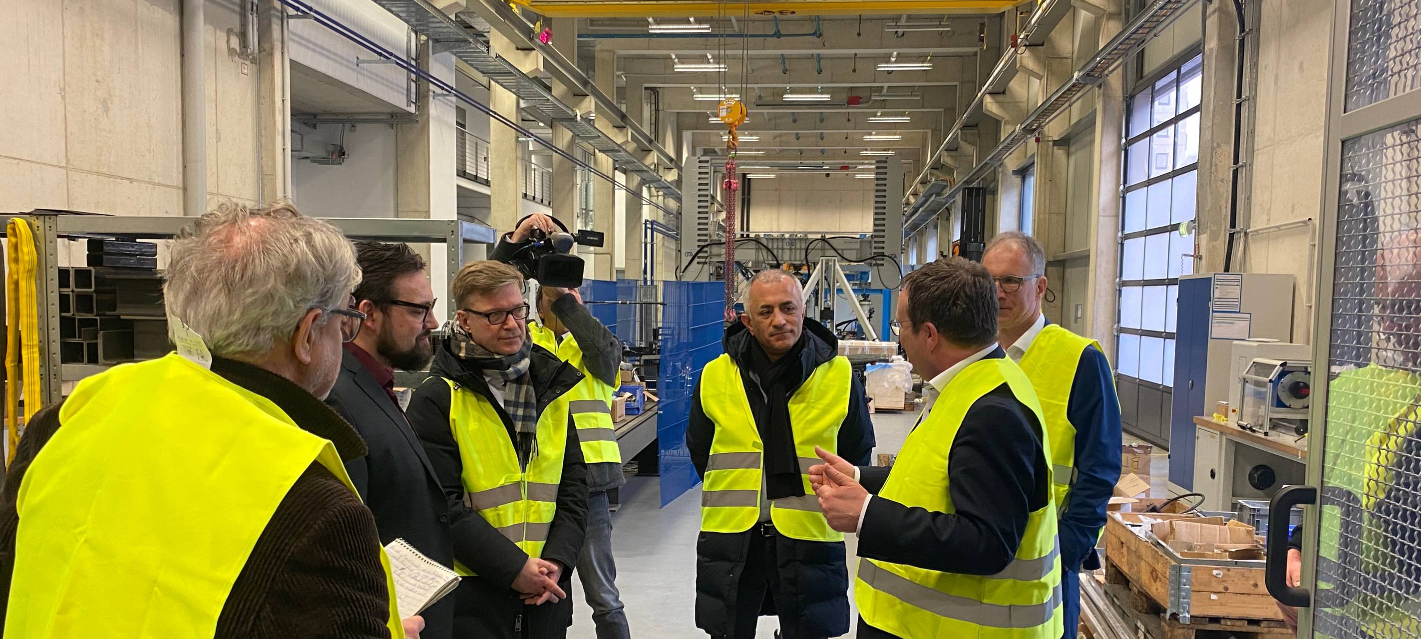 Verkehrsminister Krischer besucht Alstom