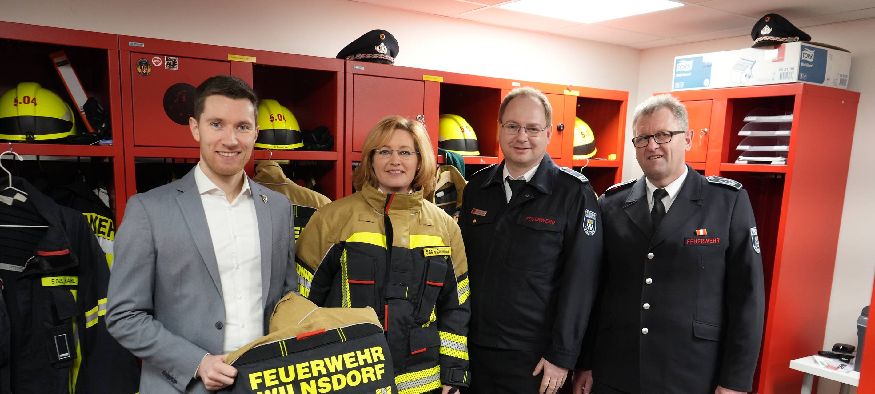 Neue Kleidung für Wilnsdorfer Feuerwehr