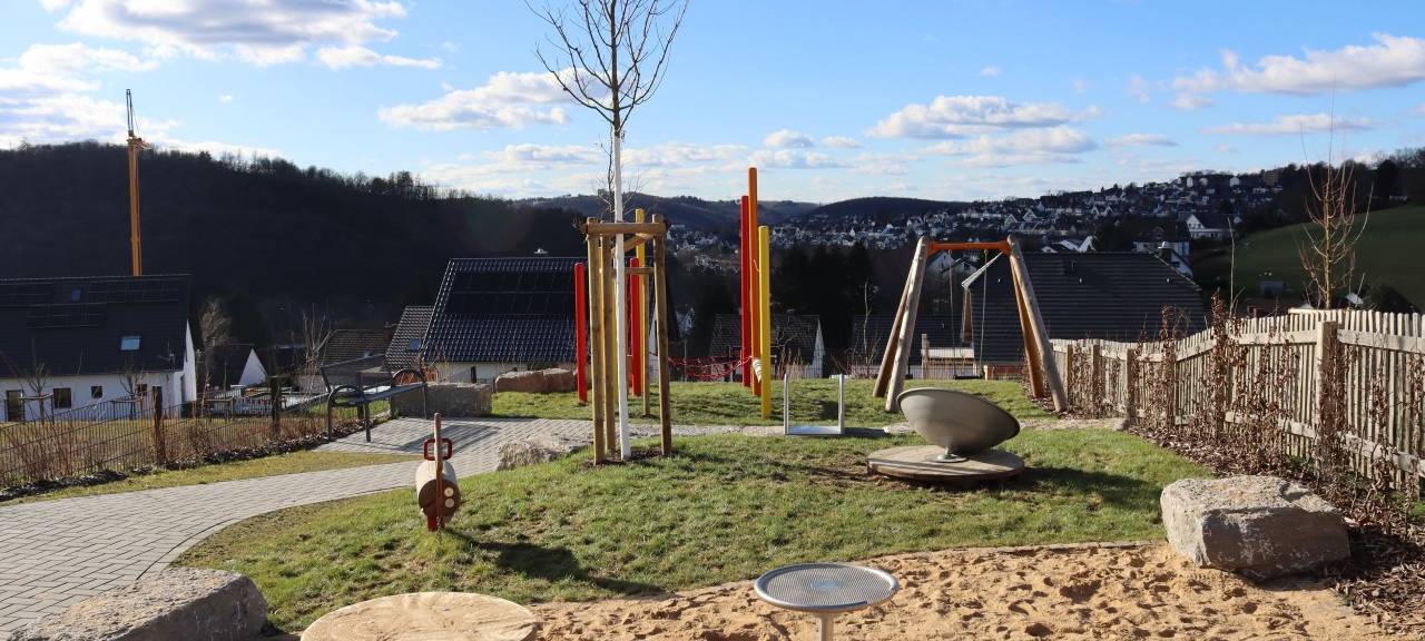 Bild vom neuen Spielplatz im Neubaugebiet (Ober dem Feldgarten" in Kaan Marienborn