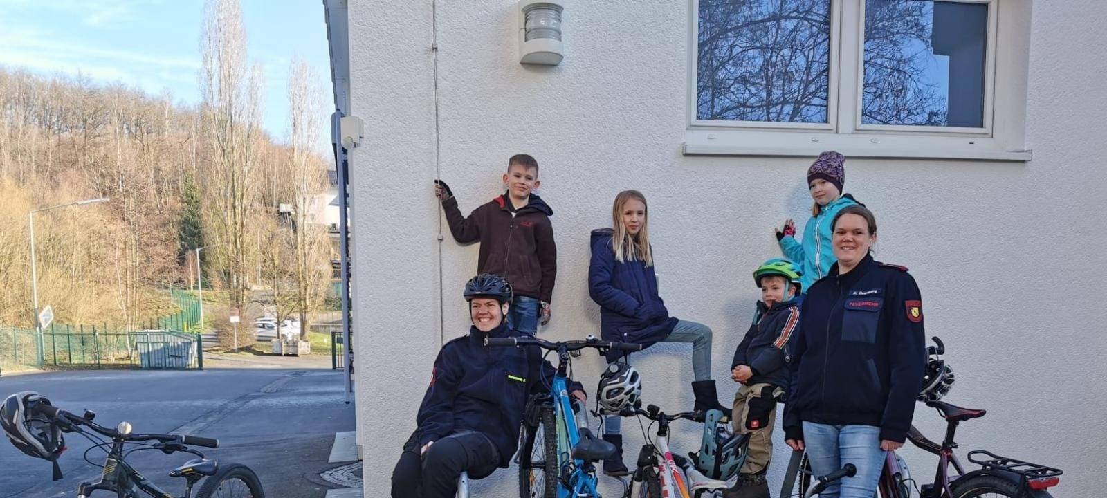 Neue Radparker in allen Ortsteilen der Gemeinde Neunkirchen installiert