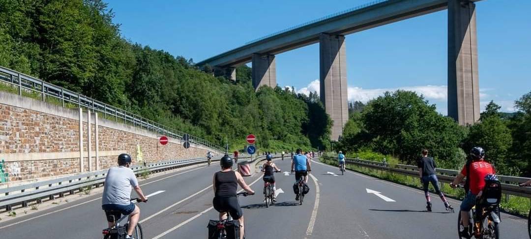 "Siegtal pur" feiert 25. Jubiläum - Straßen zwischen Netphen und Siegburg für Autos dicht