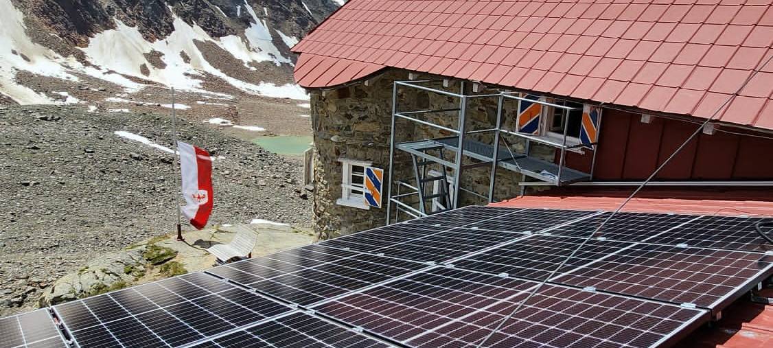 Sonnenstrom für die Siegerlandhütte